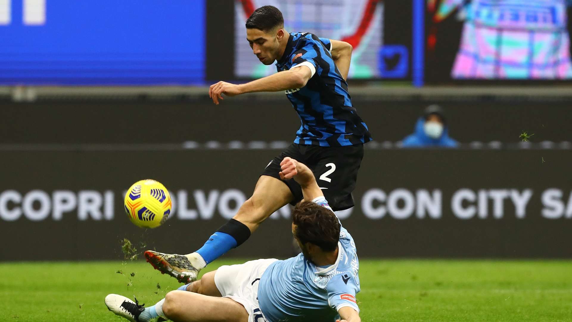 Achraf Hakimi Marco Parolo FC Inter Lazio Serie A 2020-21