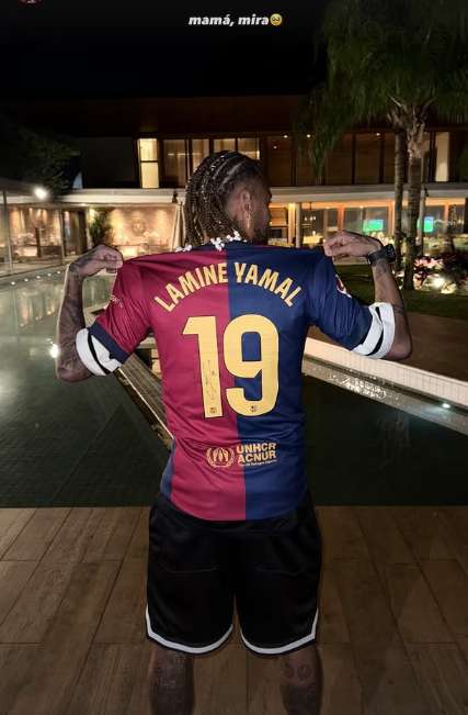 Неймар в футболке Ямала