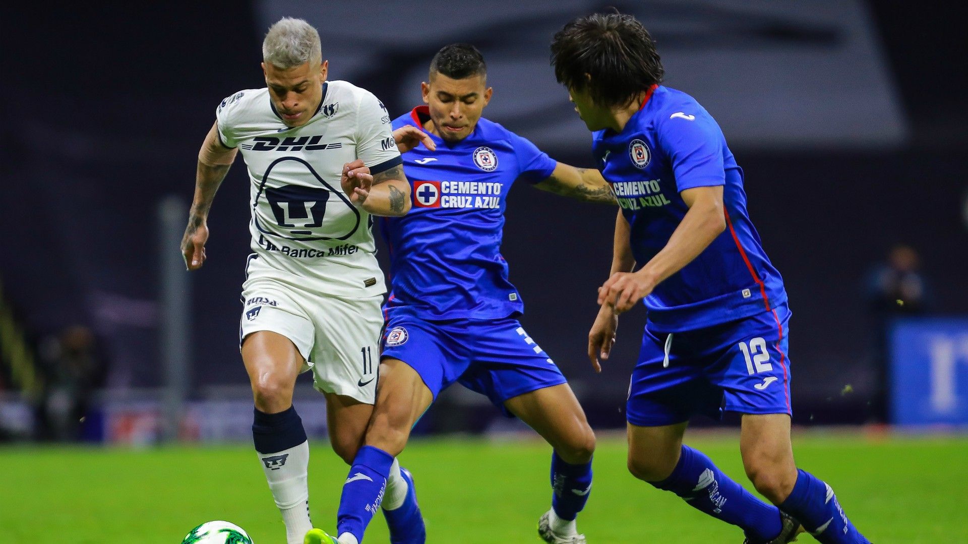 Cruz Azul Pumas Orbelín Pineda Shaggy Martínez Juan Iturbe