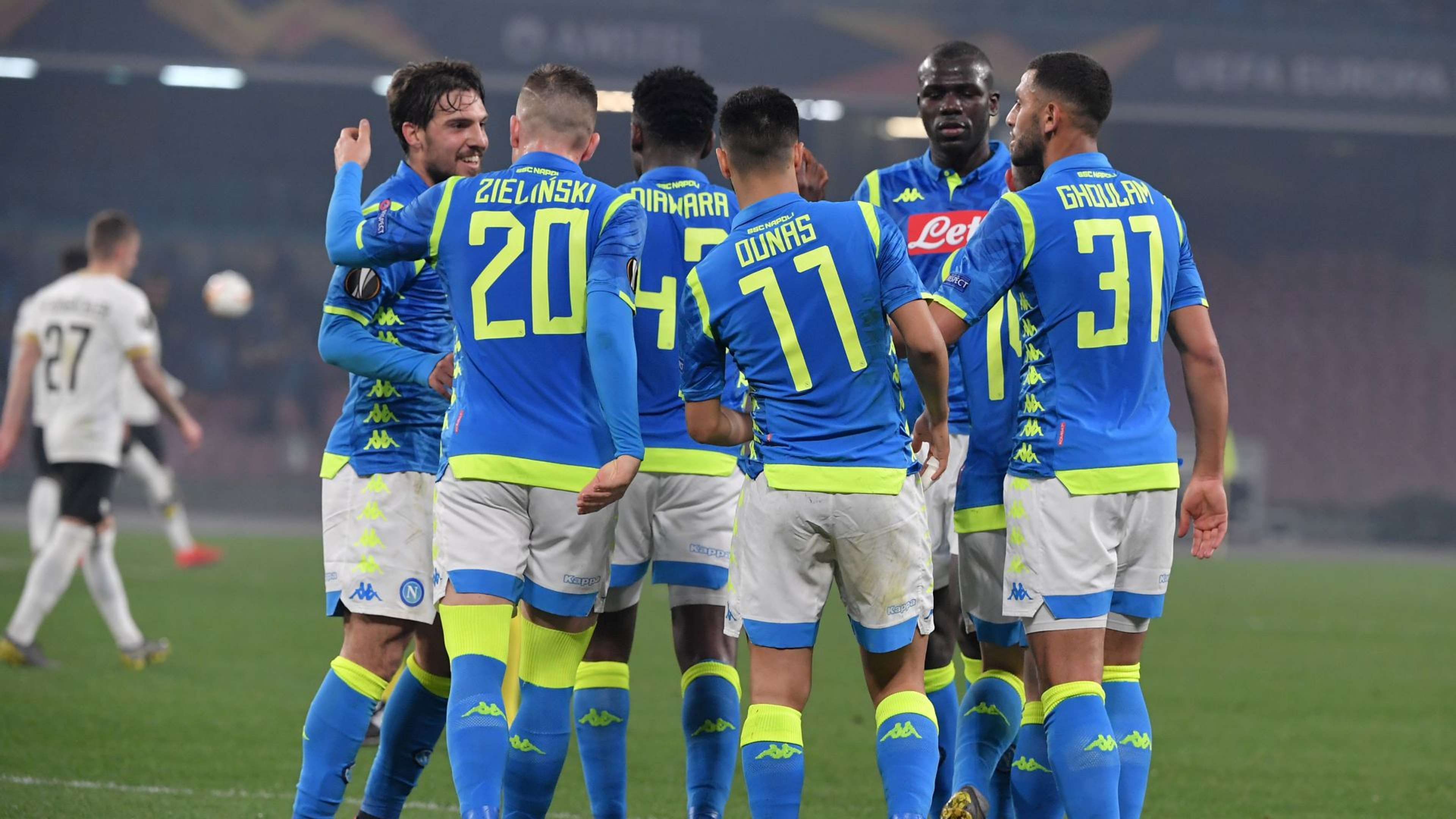 Napoli players celebrating Napoli Zurich Europa League