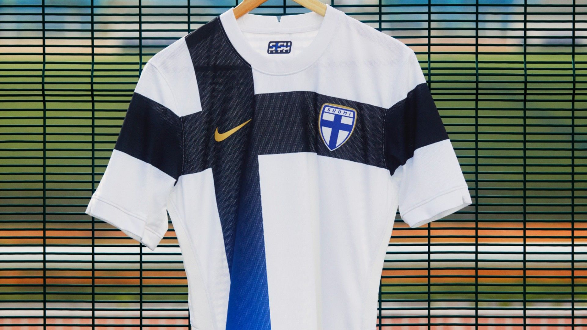 Finland Euro 2020 kit Nike home