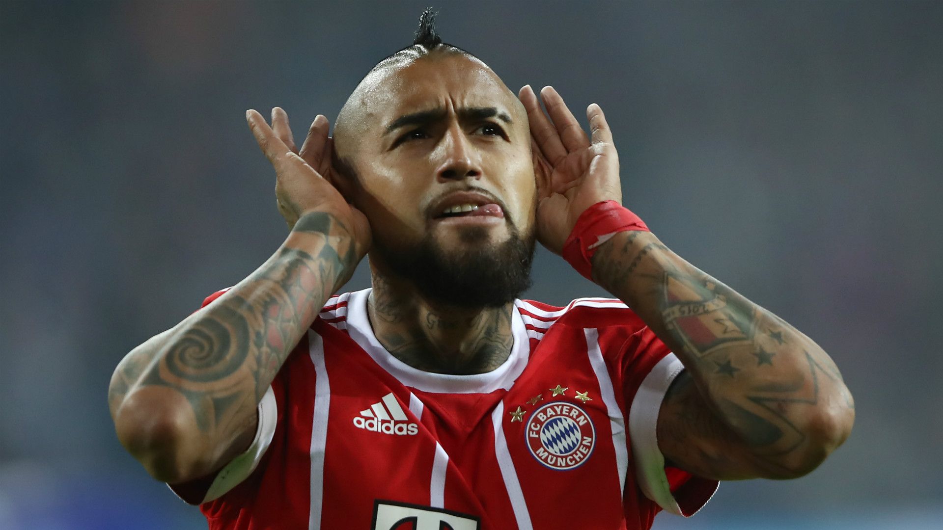 Arturo Vidal FC Schalke 04 Bayern Munchen Bundesliga 19092017