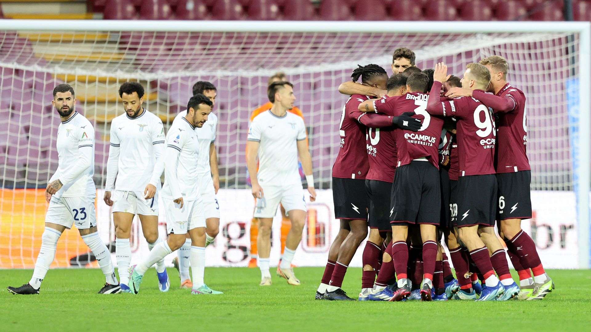 Salernitana players celebrating Salernitana Lazio Serie A