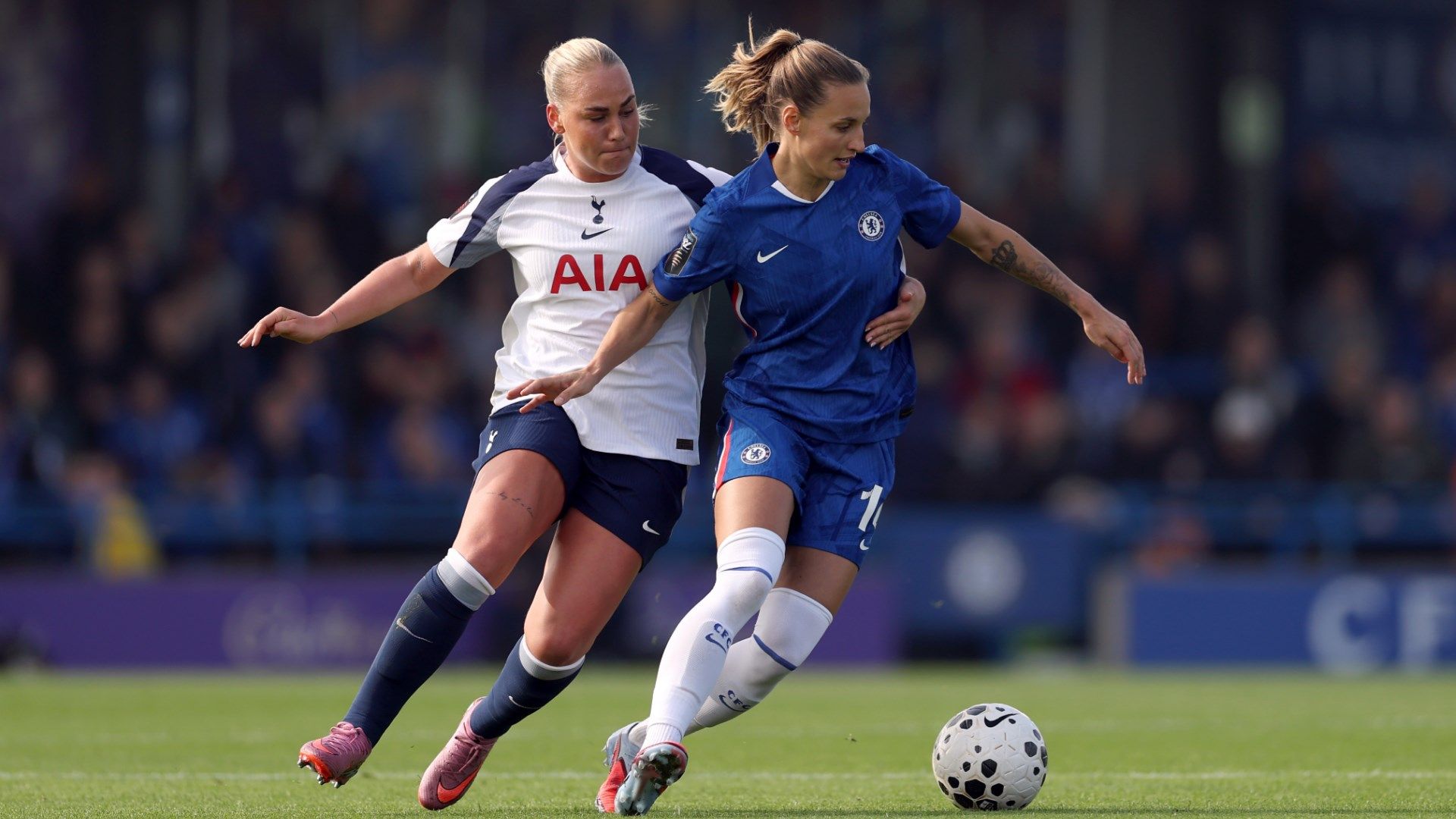 Eveliina Summanen Nathalie Bjorn Tottenham Chelsea Women 2025-26