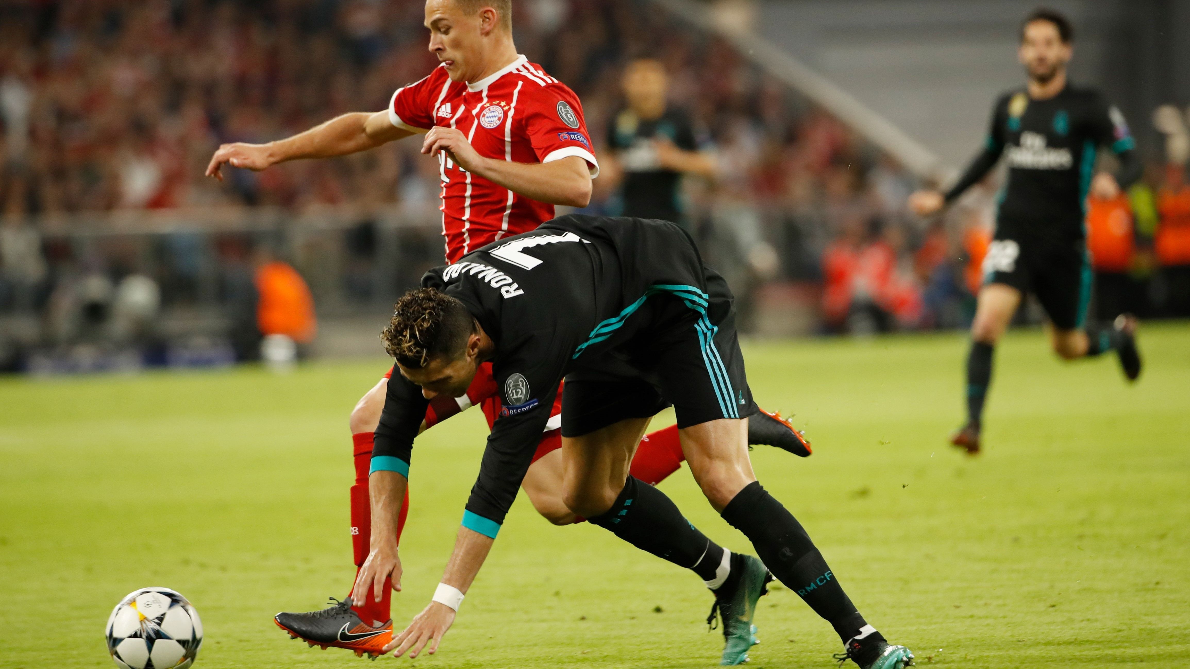 Cristiano Ronaldo Joshua Kimmich Bayern Munich Real Madrid UCL 25042018