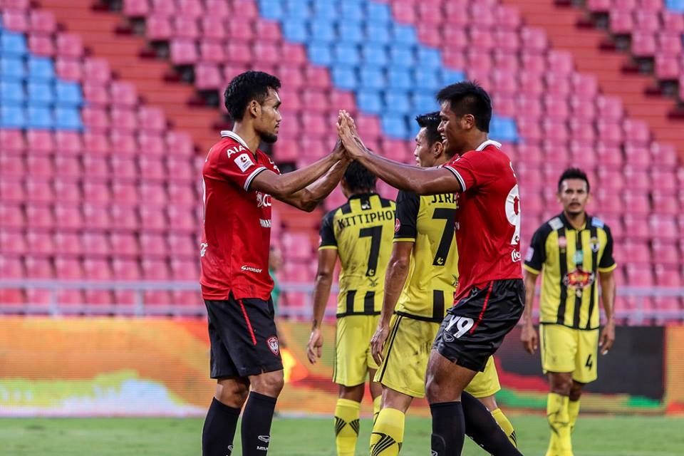 ธีรศิลป์ แดงดา - สิโรจน์ ฉัตรทอง