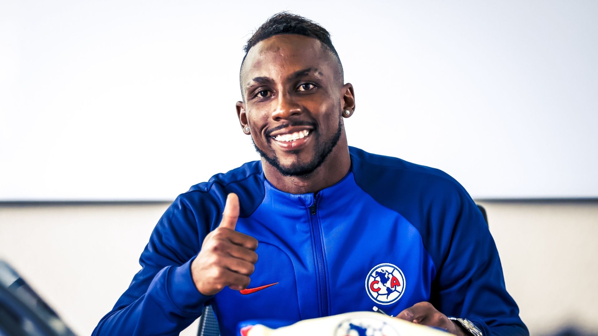 Julián Quiñones presentación América 2023