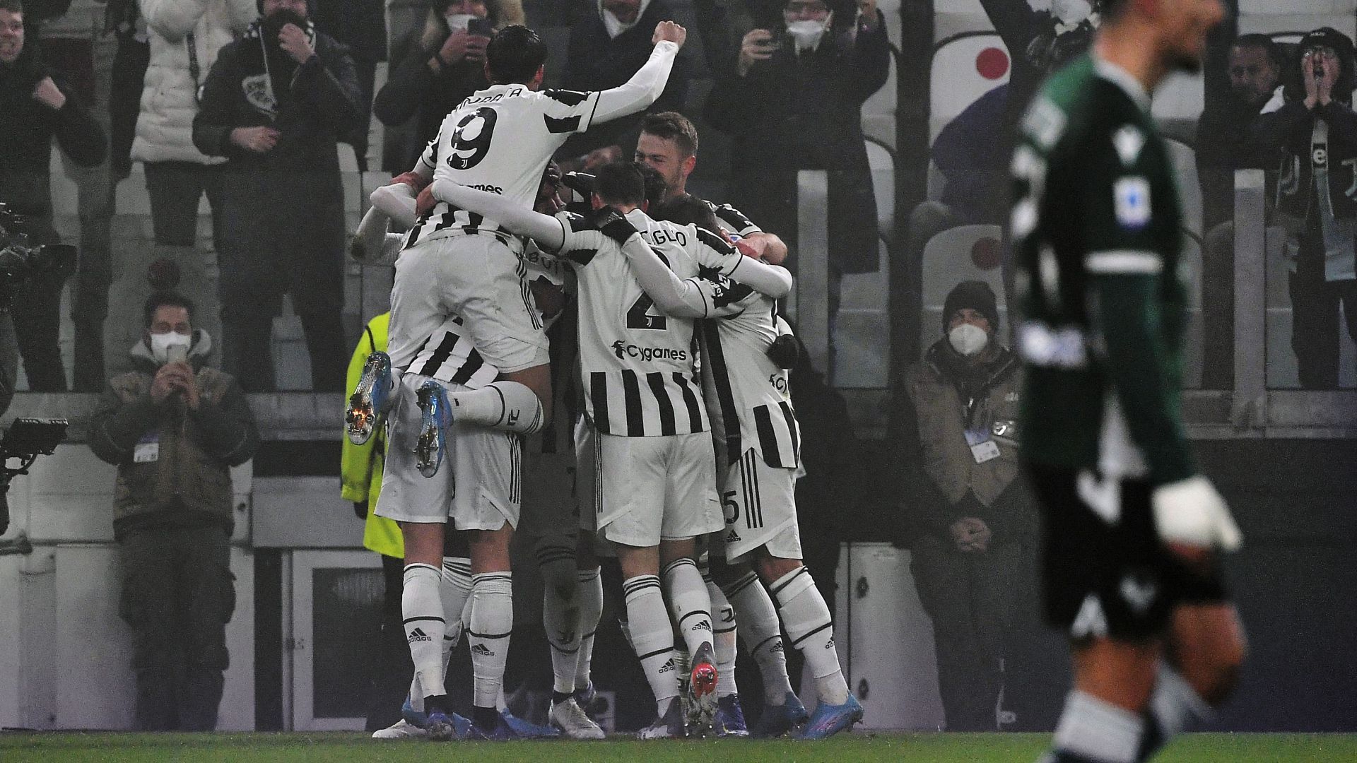 Juventus players celebrating Juventus Verona Serie A