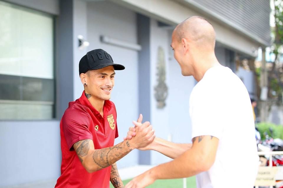 ทีมชาติไทย รายงานตัว