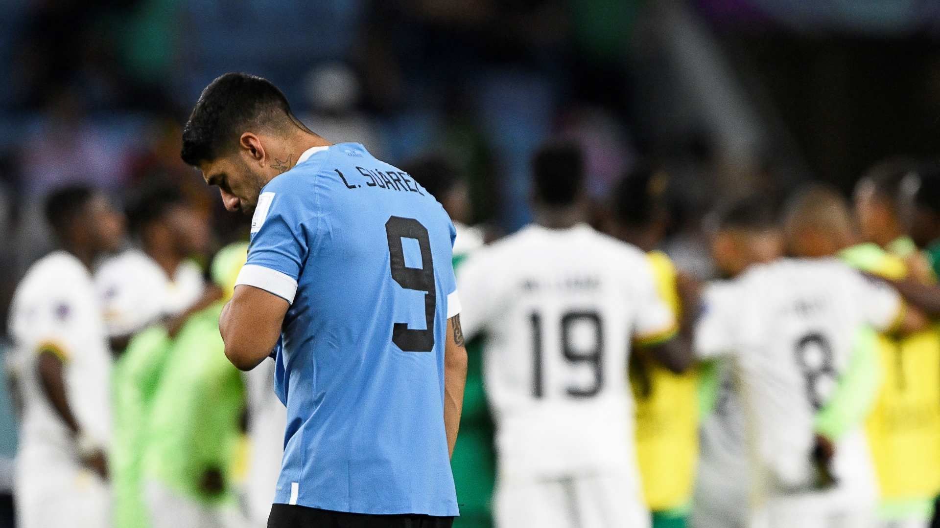 ウルグアイFWスアレスがW杯敗退後に不満爆発「FIFAはいつも僕たちに反対している」 | Goal.com 日本