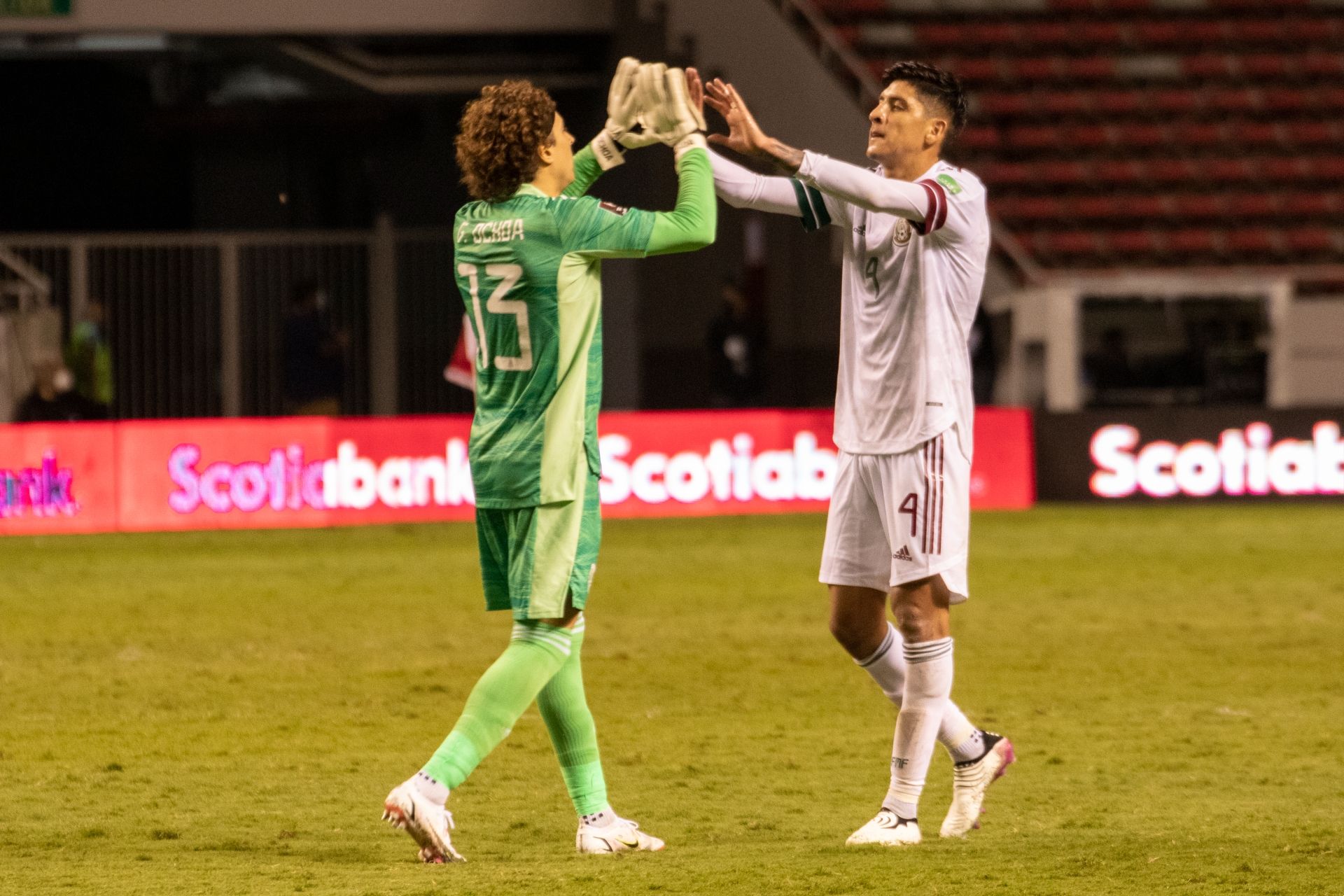 Guillermo Ochoa Edson Álvarez México 2021