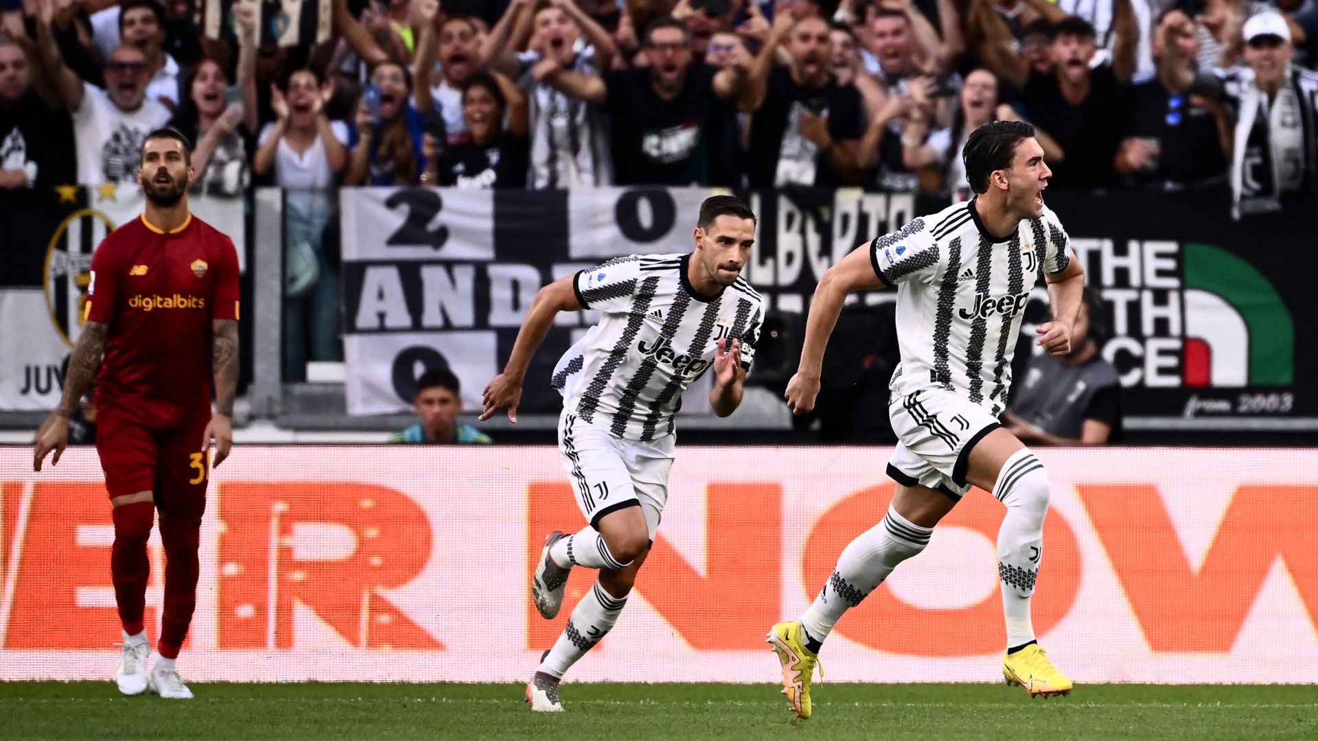 Vlahovic celebrates Juventus Roma Serie A