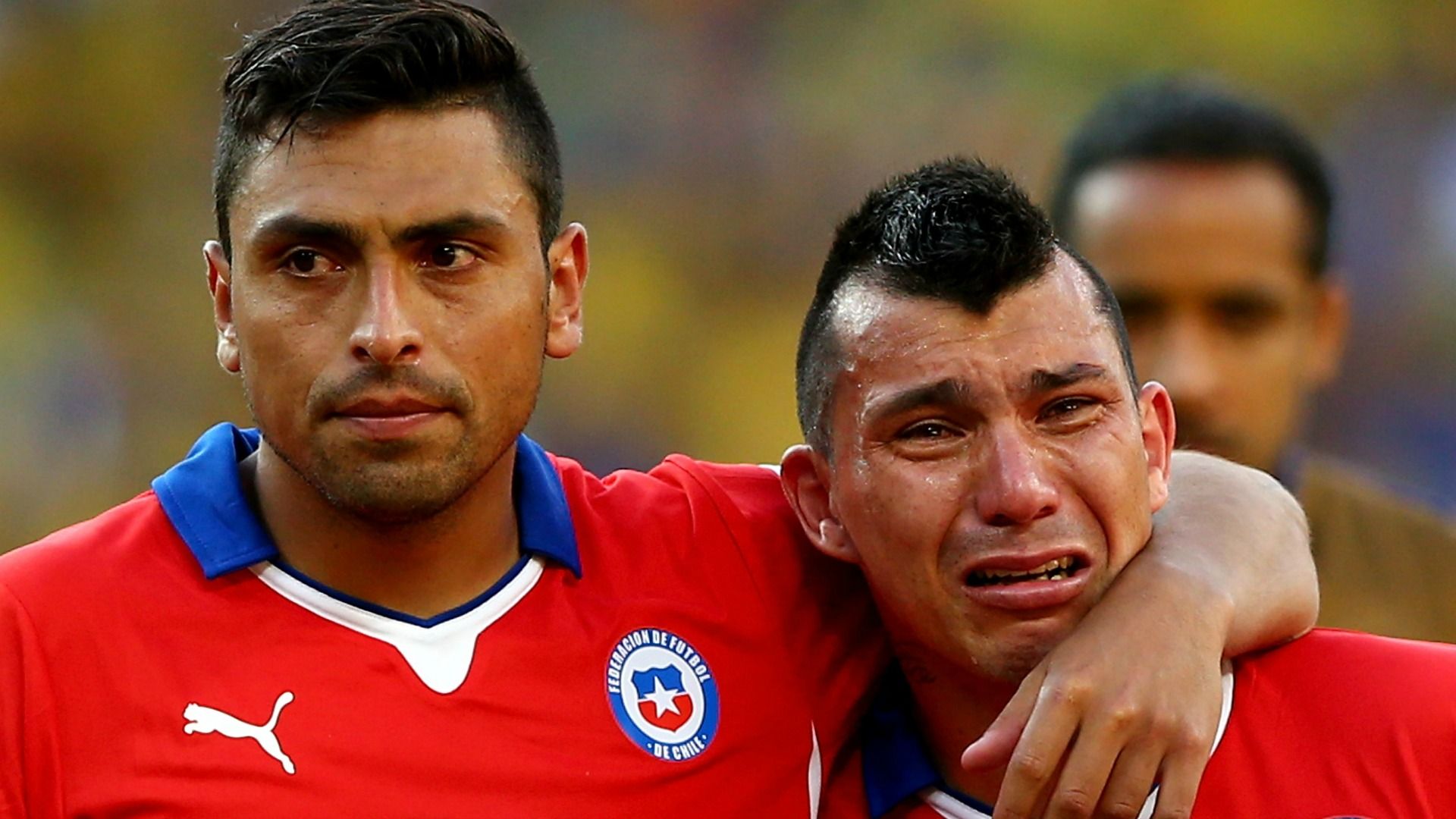 Gonzalo Jara - Gary Medel