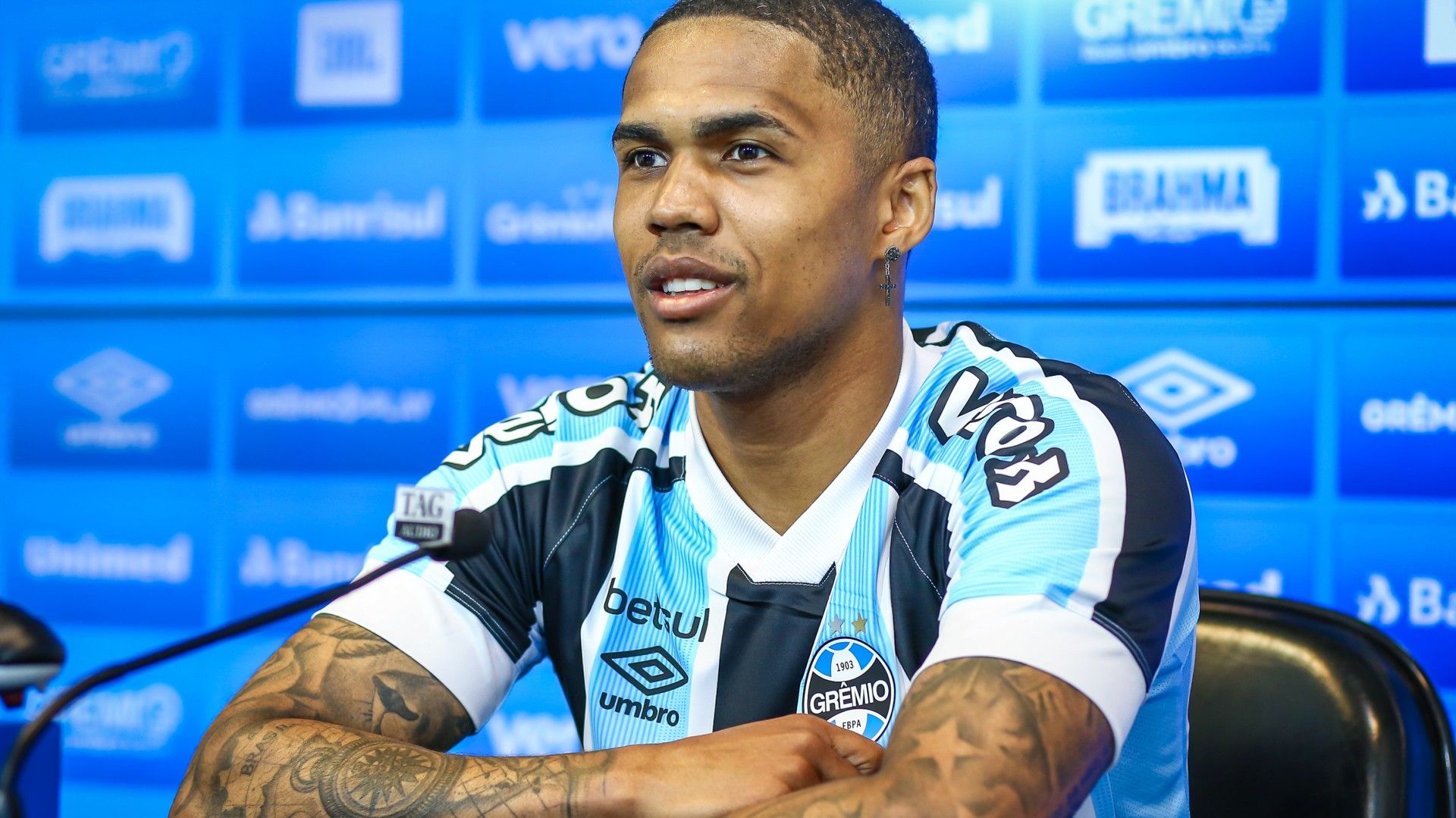 Douglas Costa apresentação Grêmio 26052021