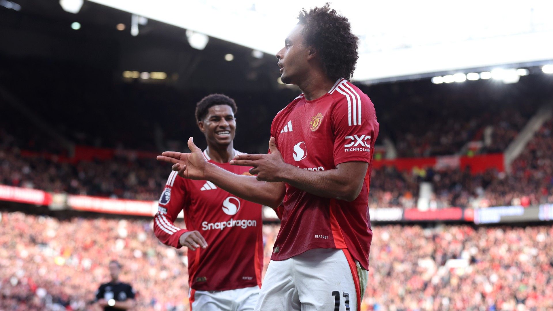 Joshua Zirkzee of Manchester United celebrates  