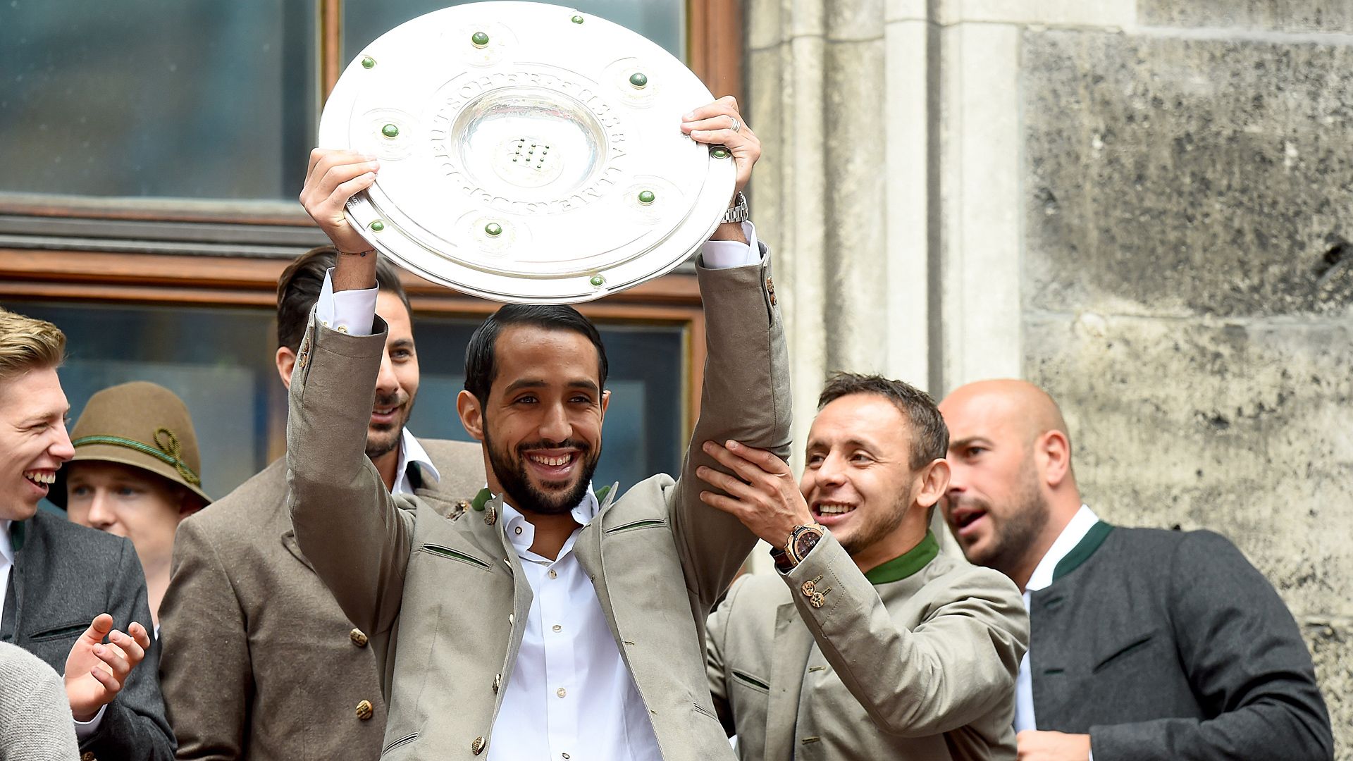 Medhi Benatia FC Bayern Meisterfeier 05242015