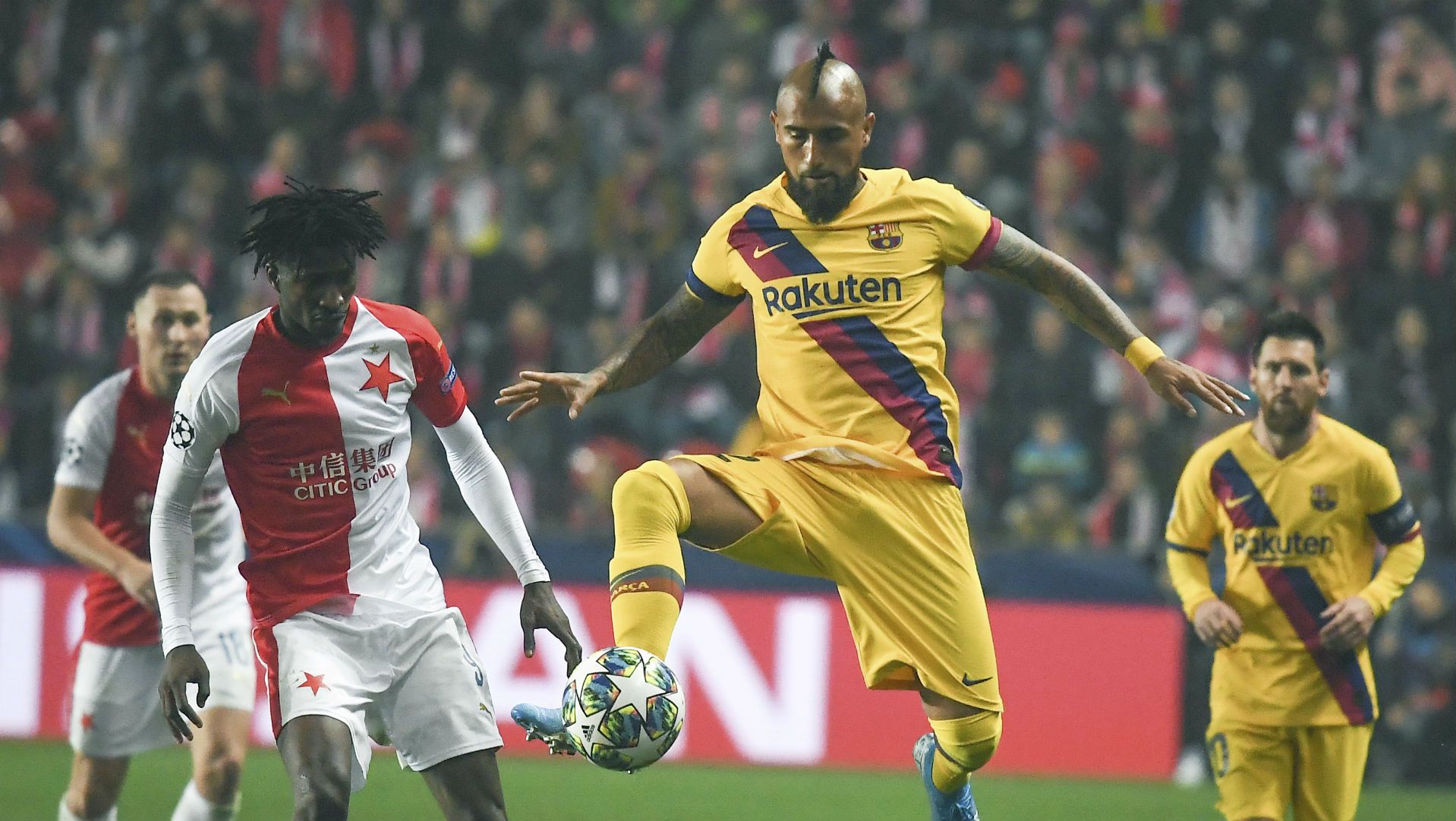 231019 Slavia Praga Barcelona Peter Olayinka Lionel Messi Arturo Vidal