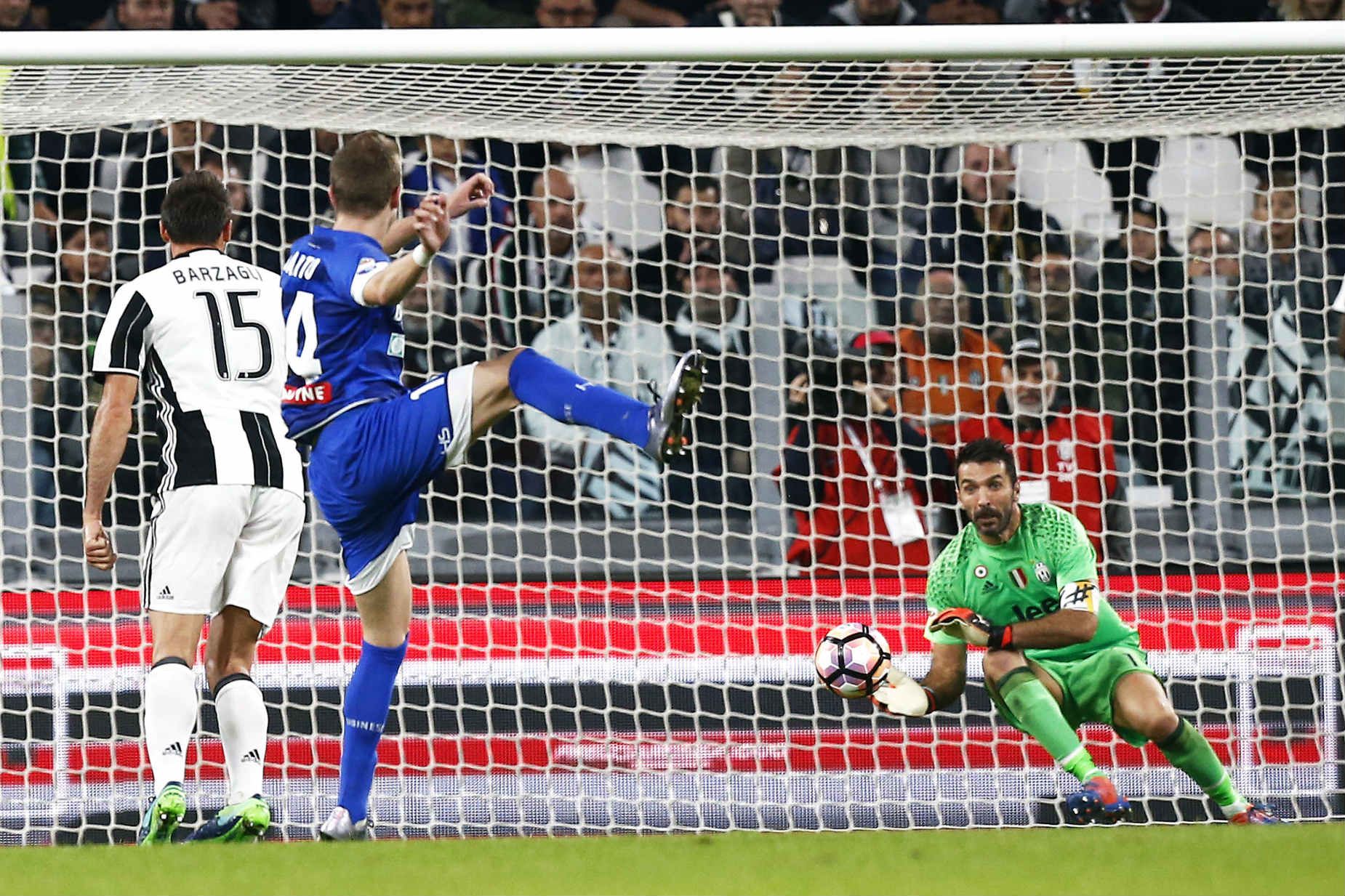 2016-10-16-juventus-buffon