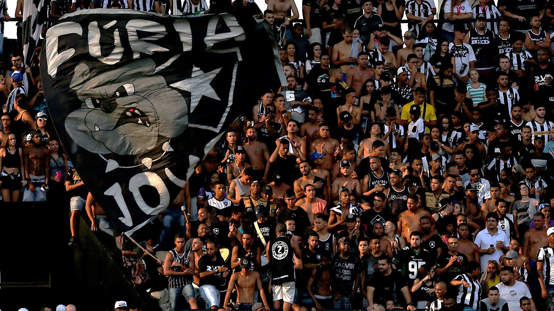 Torcida Botafogo Fluminense Carioca Taca Rio 09042017