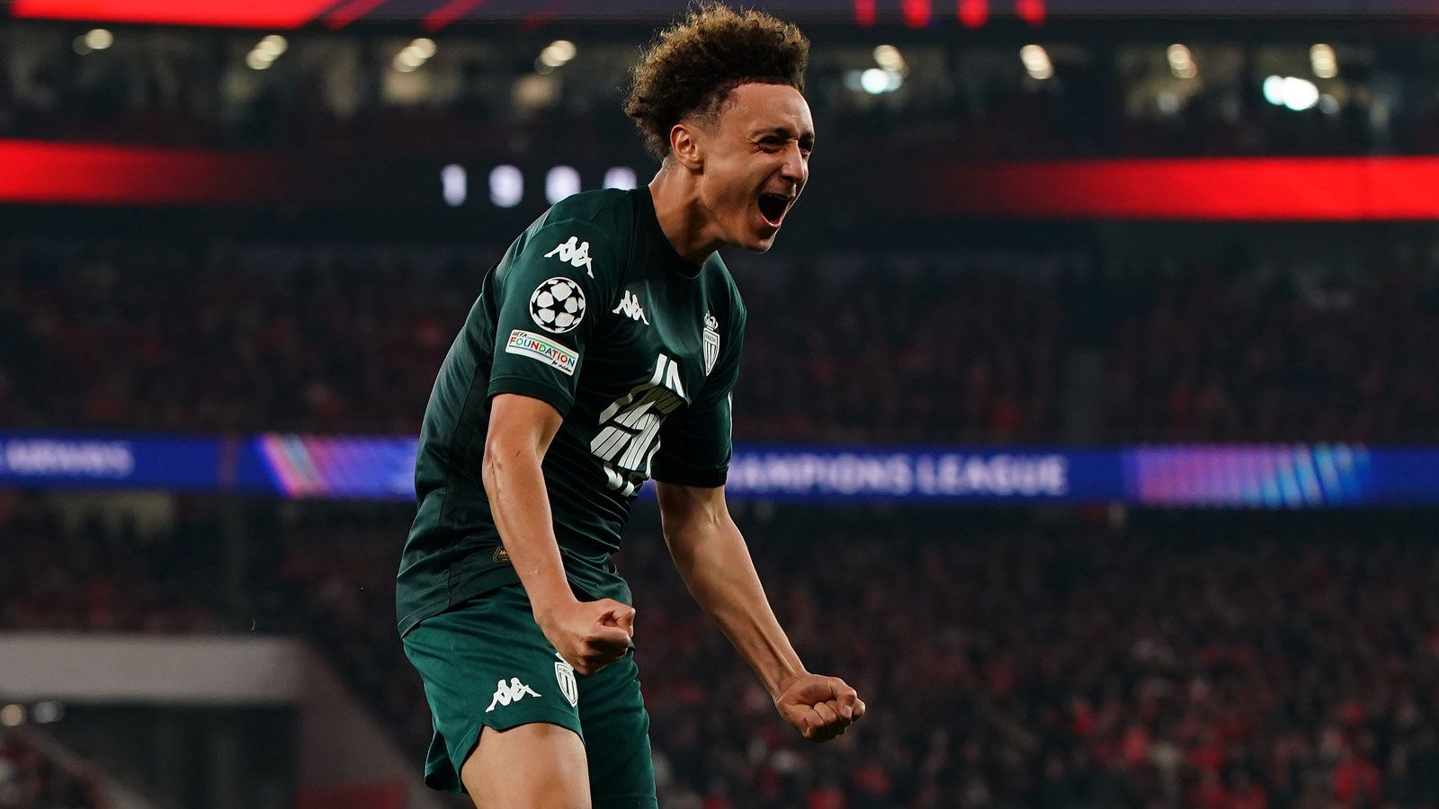 Auch der FC Liverpool und Manchester City sollen mitmischen: FC Bayern wohl scharf auf einen Flügelstürmer, der über einen Wechsel nachdenkt
