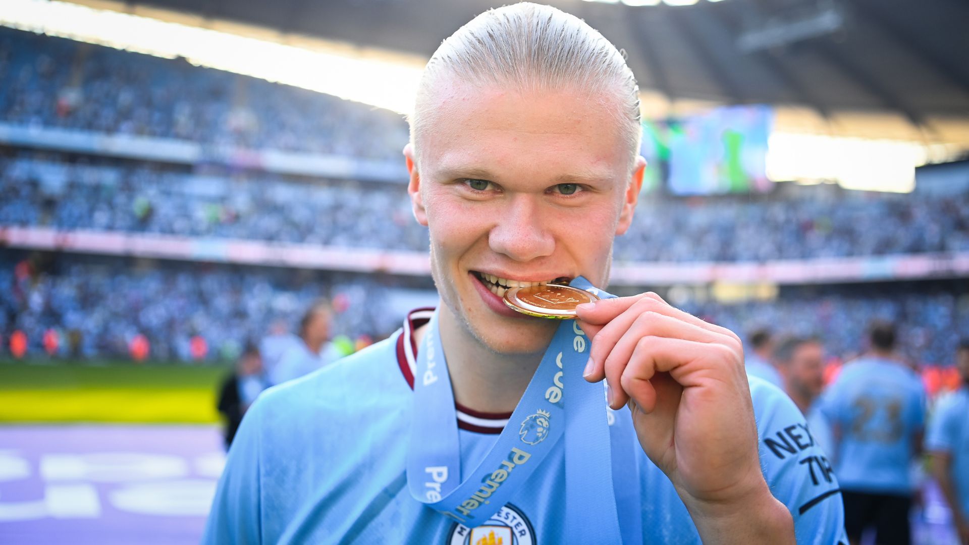 Haaland, con la medalla de campeón de la Premier
