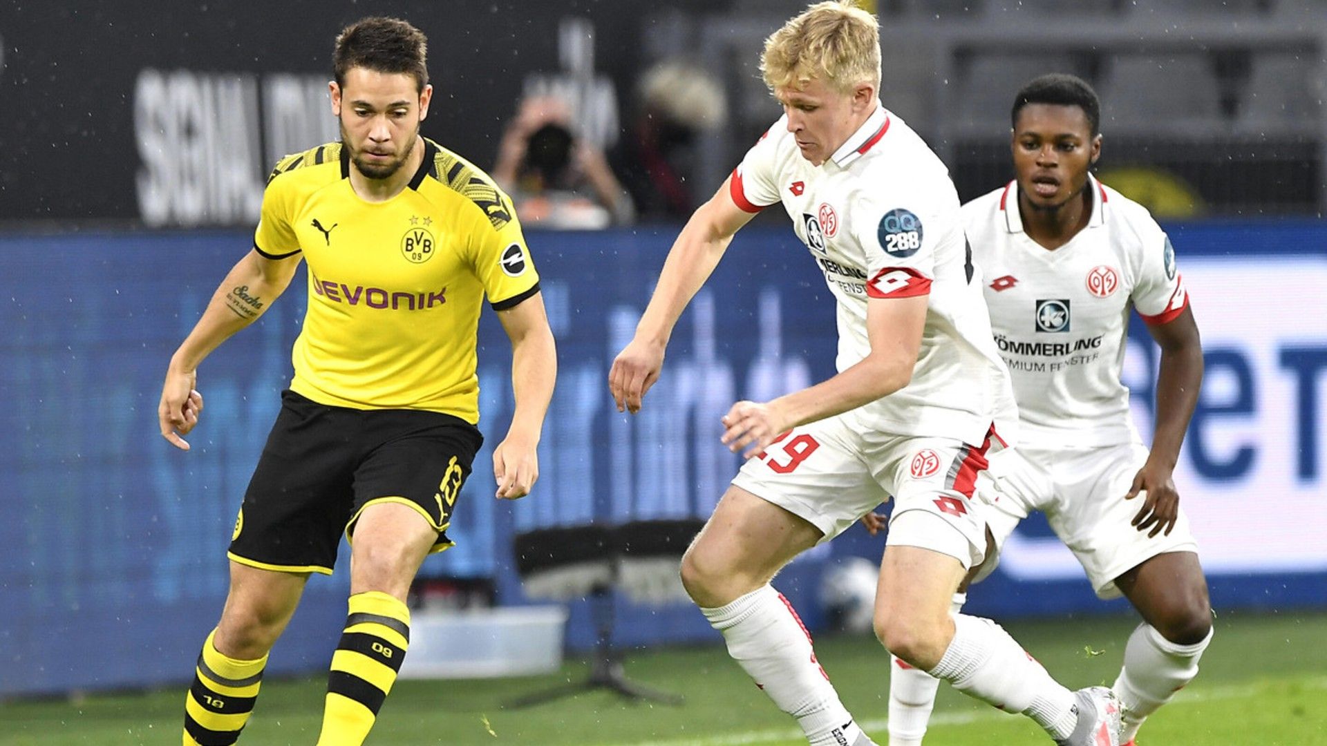 Borussia Dortmund v Mainz 06172020