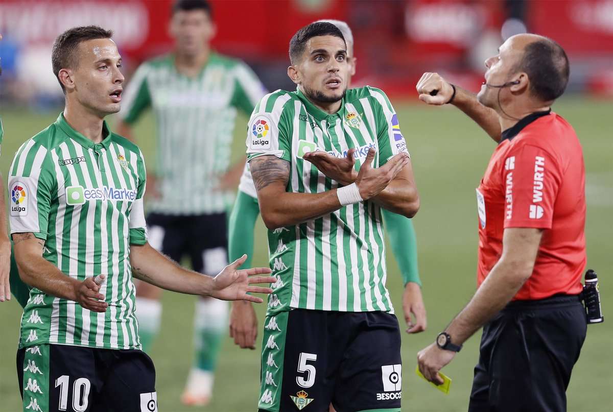 Bartra Canales Mateu Lahoz Sevilla Betis LaLiga