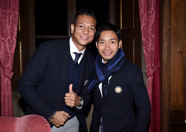 Fredy Guarin y Yuto Nagatomo.
