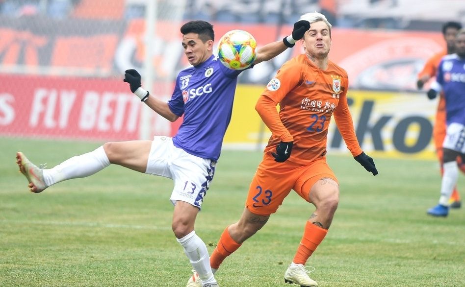 Tran Van Kien Roger Guedes Shandong Luneng vs Hanoi AFC Champions League