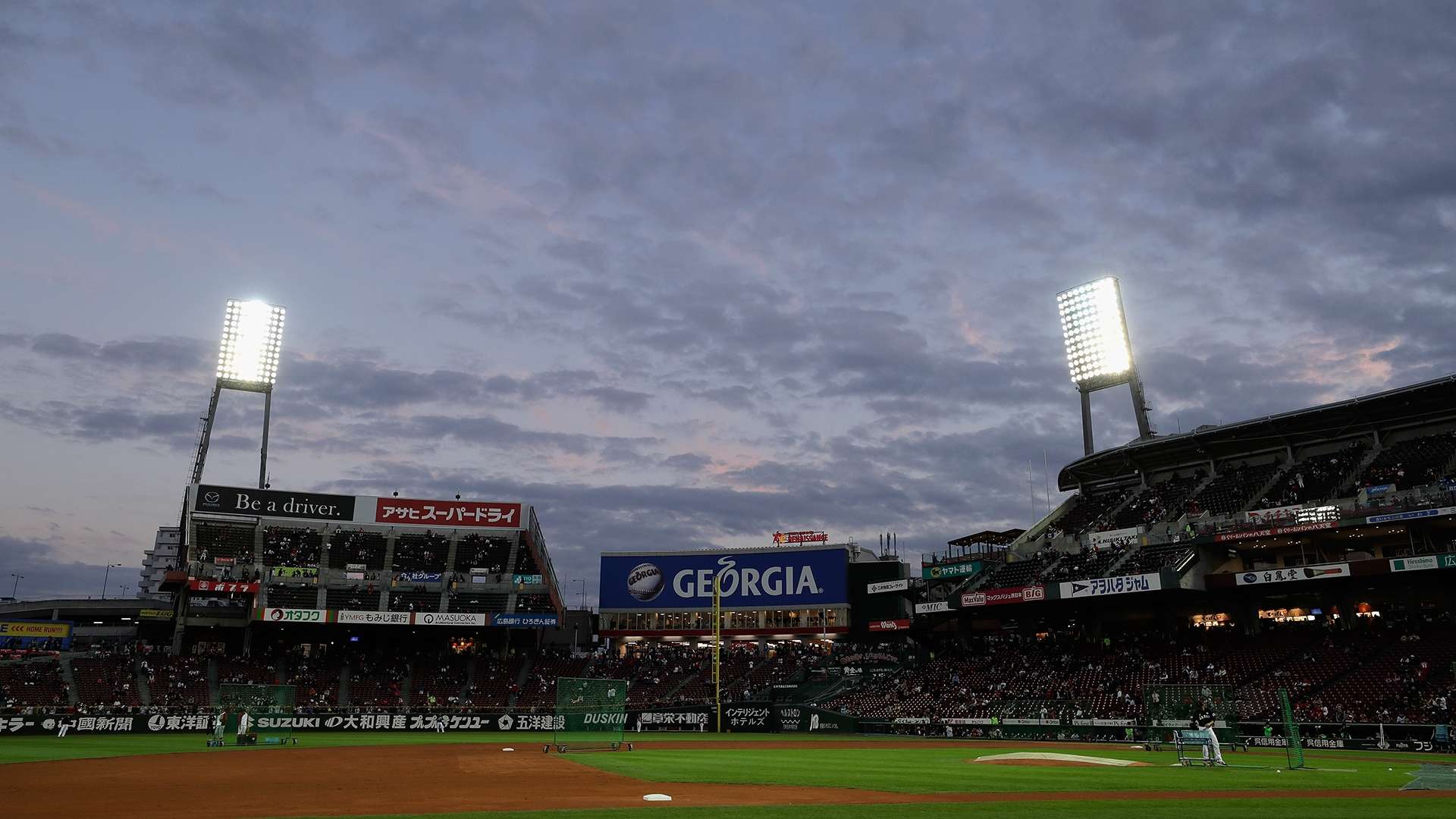 2018_MAZDA_Zoom-Zoom_Stadium