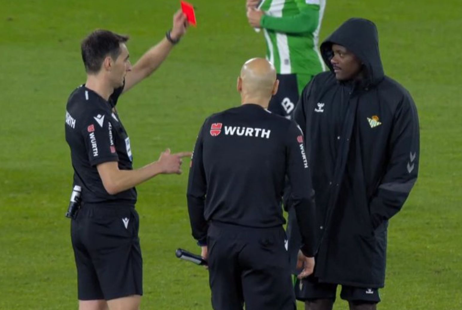 William Carvalho red card