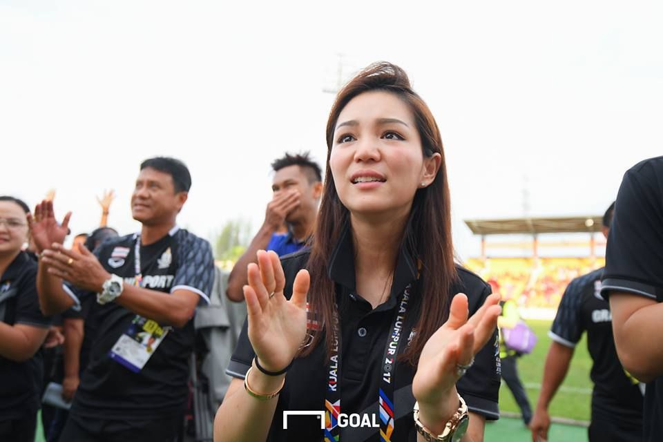 วทันยา วงษ์โอภาสี