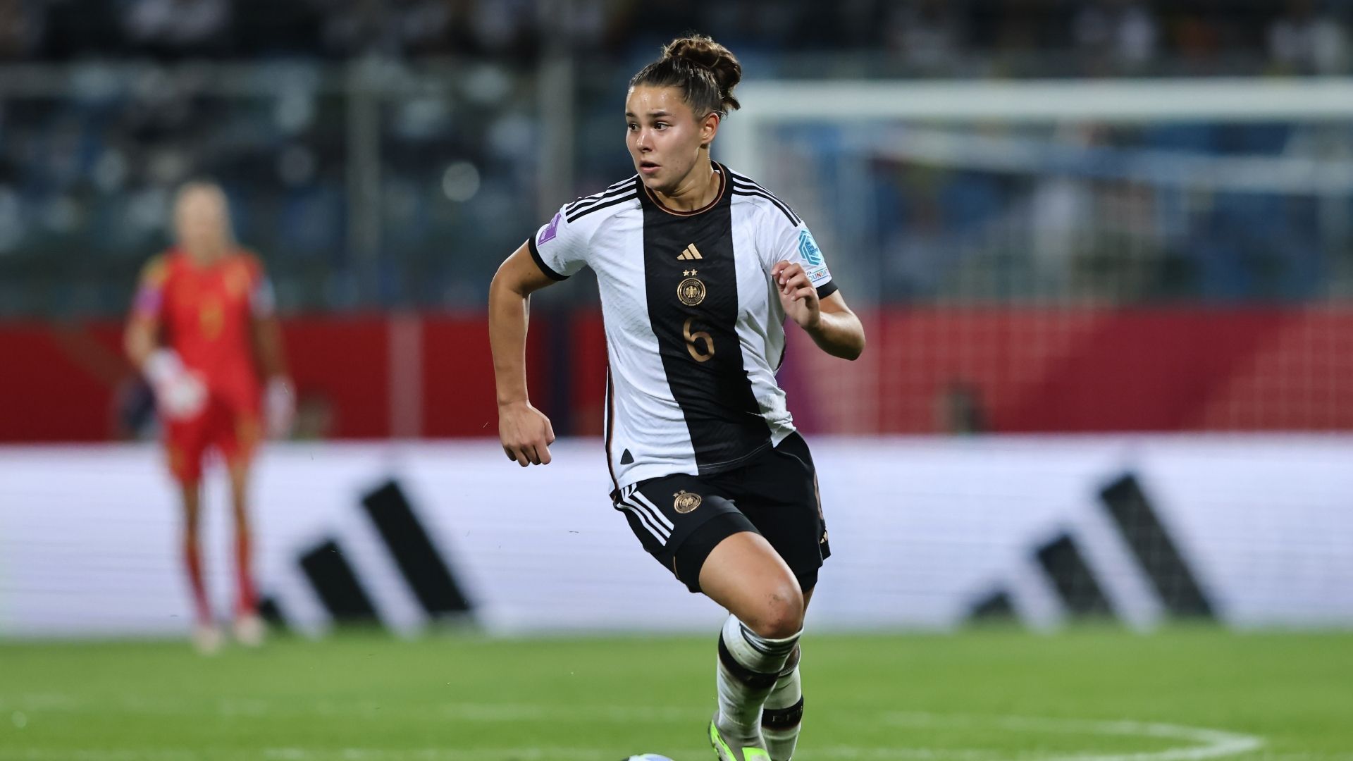 ドイツ女子サッカーの至宝MFがバイエルンへ移籍…EURO2022では
