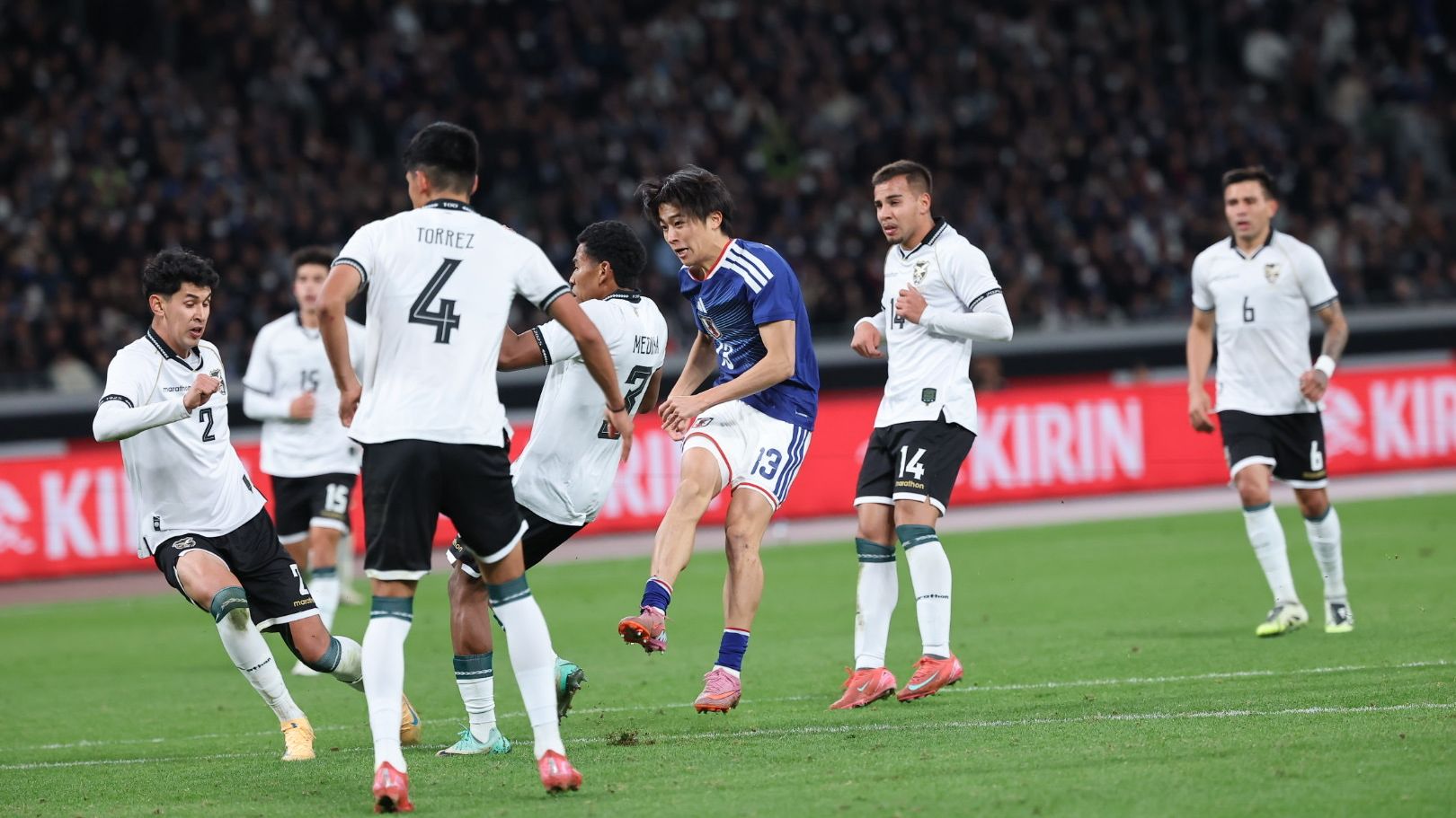 中村敬斗が圧巻の美技披露、途中出場から1ゴール1アシスト！ 日本が