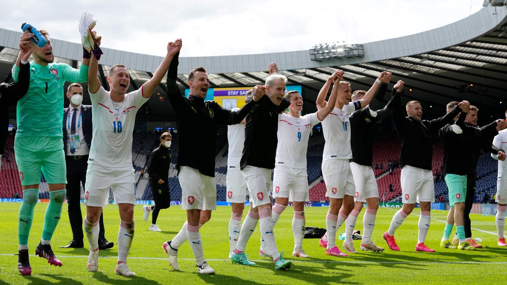 Czech Republic celebrate vs Scotland Euro 2020