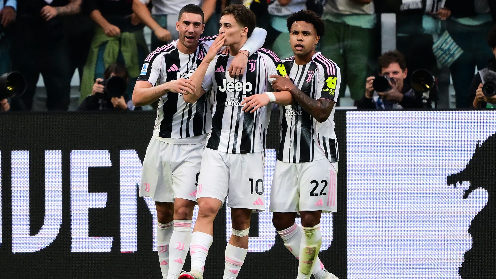 Vlahovic Yildiz McKennie Juventus