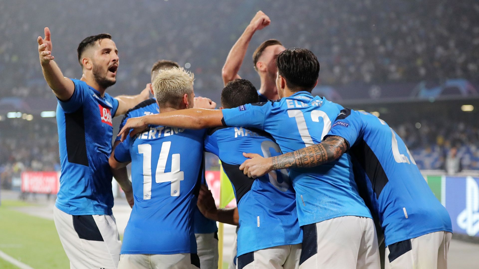 Napoli celebrating vs Liverpool
