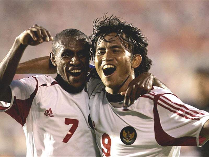 Boaz Solossa & Ilham Jaya Kesuma - Indonesia Tiger Cup 2004