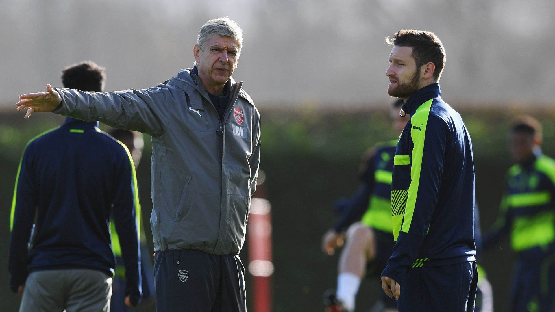 Arsene Wenger Shkodran Mustafi FC Arsenal