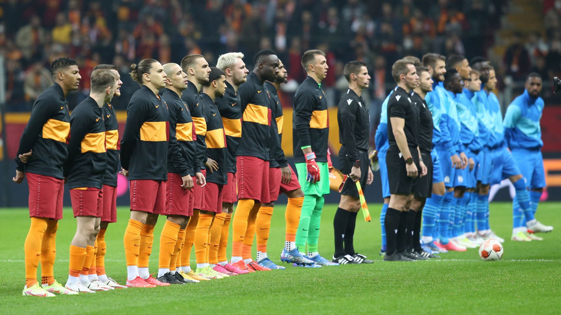 Galatasaray vs Marsilya. 11.25.2021