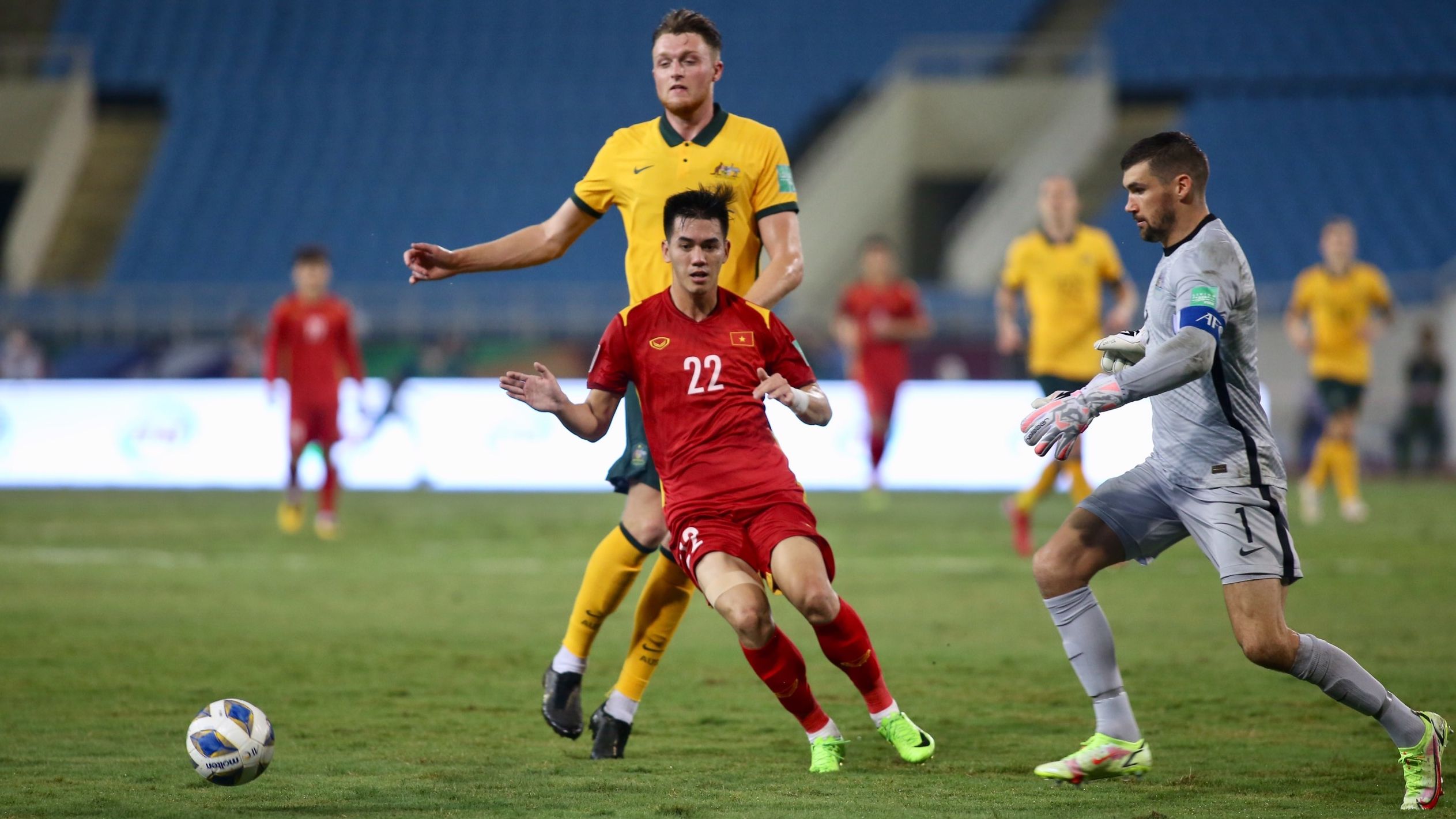 Nguyen Tien Linh Harry Souttar Matt Ryan Vietnam vs Australia World Cup 2022 Qualification 07092021