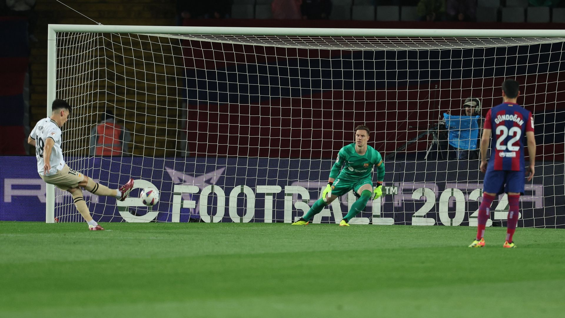 Pepelu penalty Barcelona Valencia