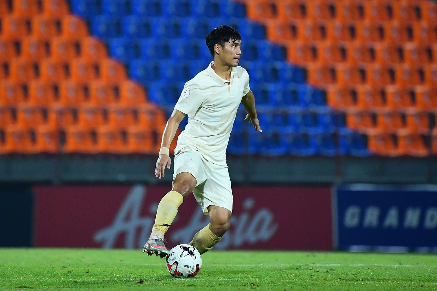 รัตนากร ใหม่คามิ