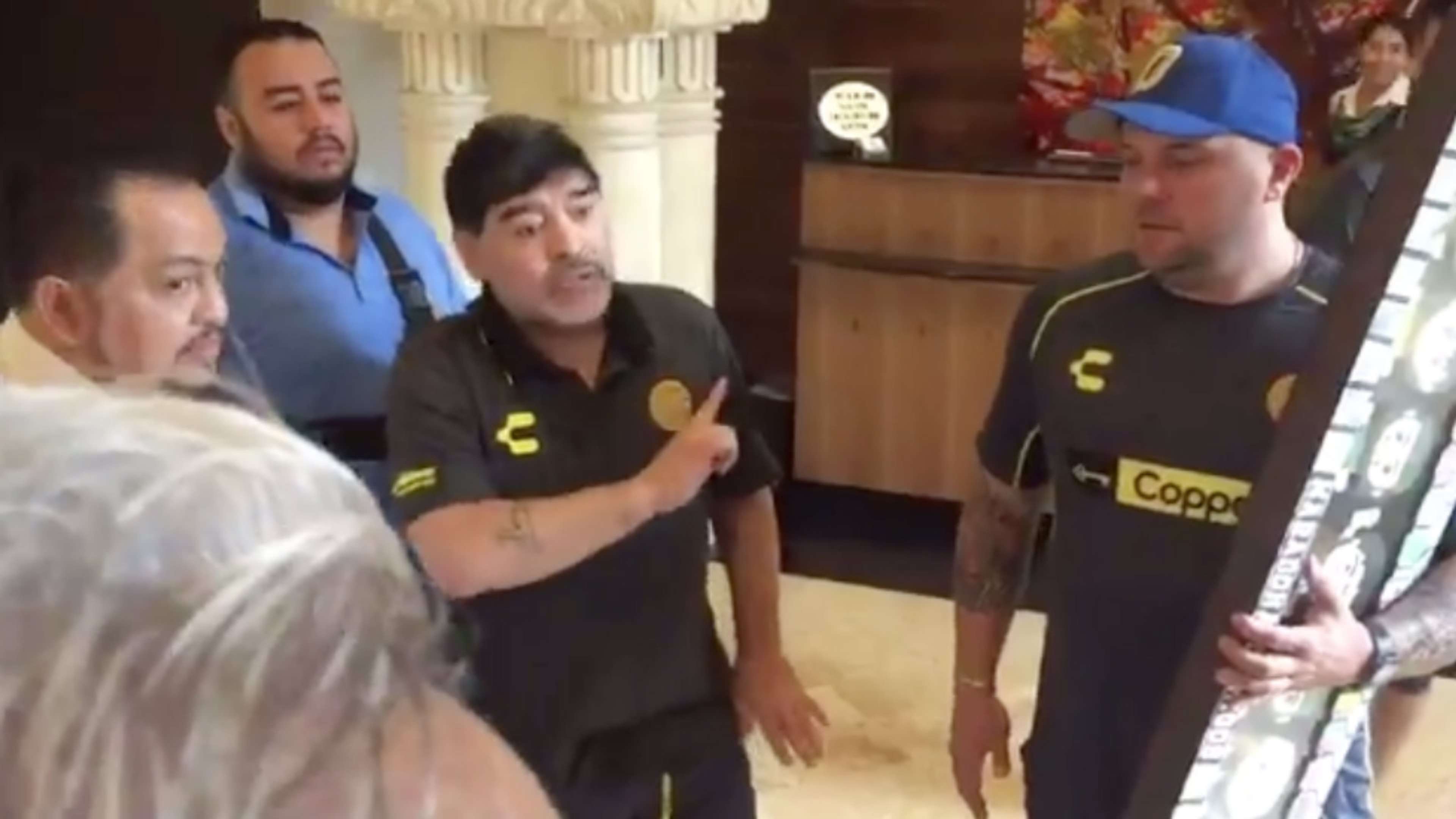 Maradona pelea periodistas 170918
