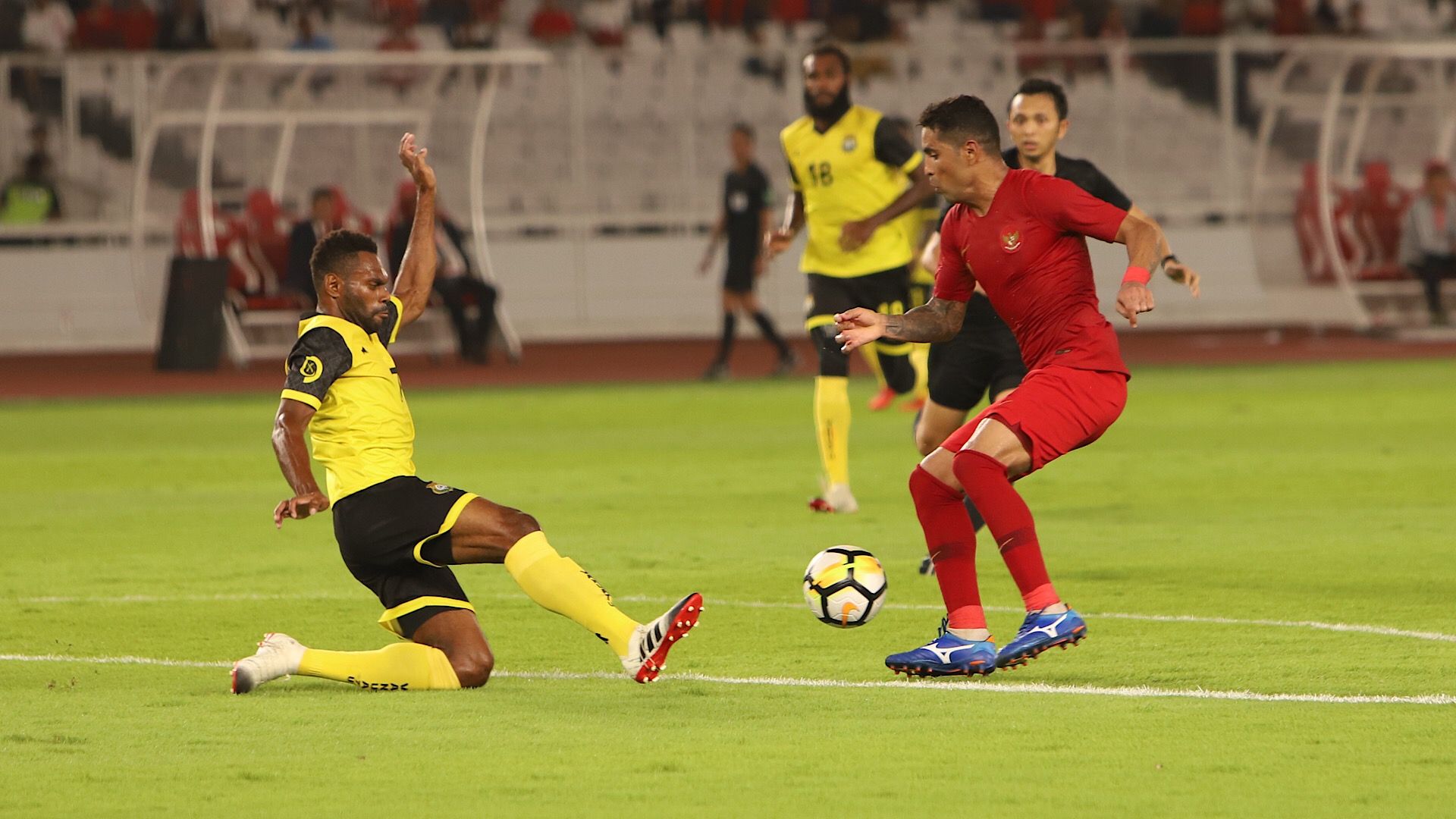 Alberto Gonzalves - Indonesia