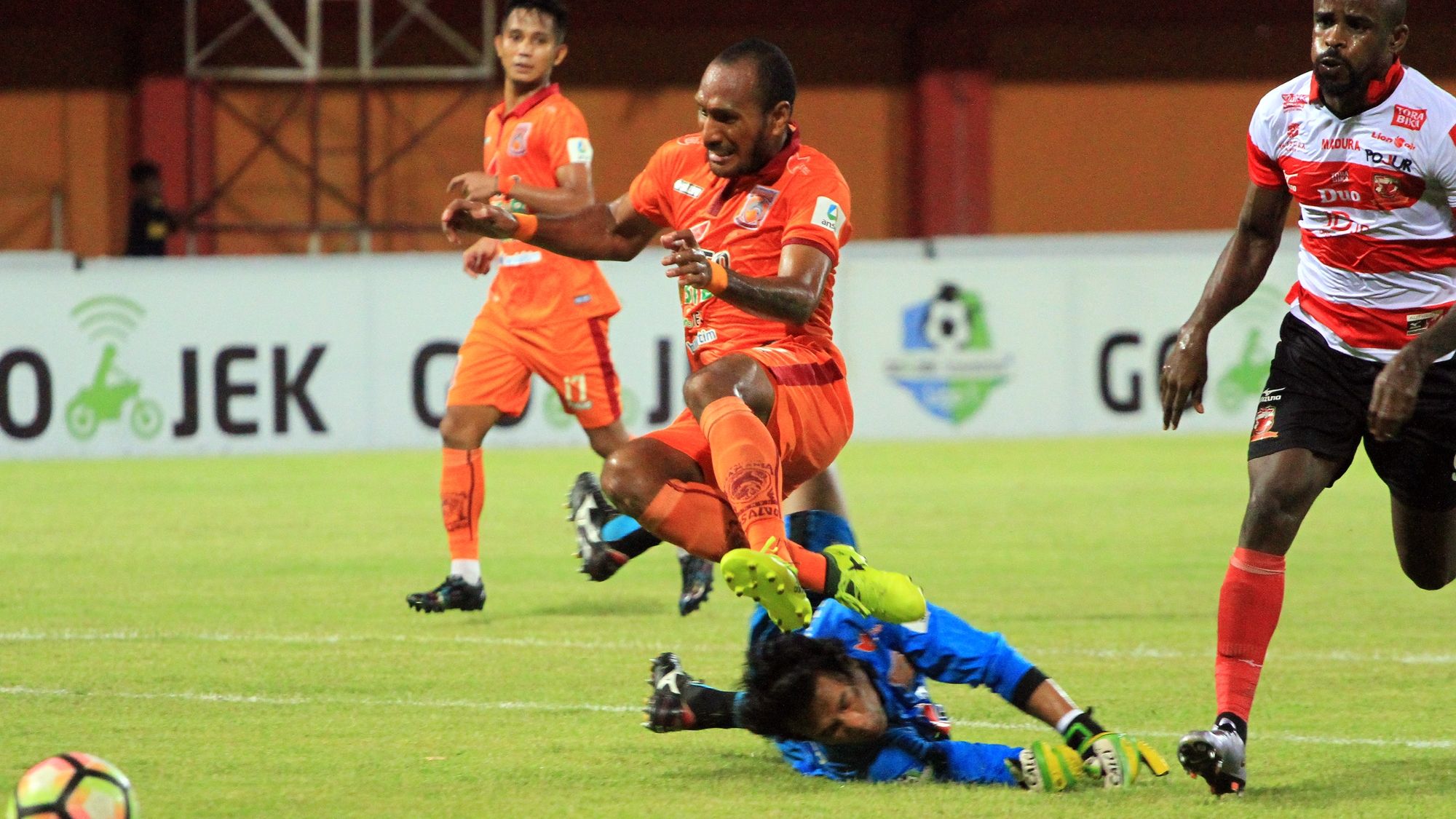 Muhammad Ridho & Leonard Tupamahu - Pusamania Borneo FC