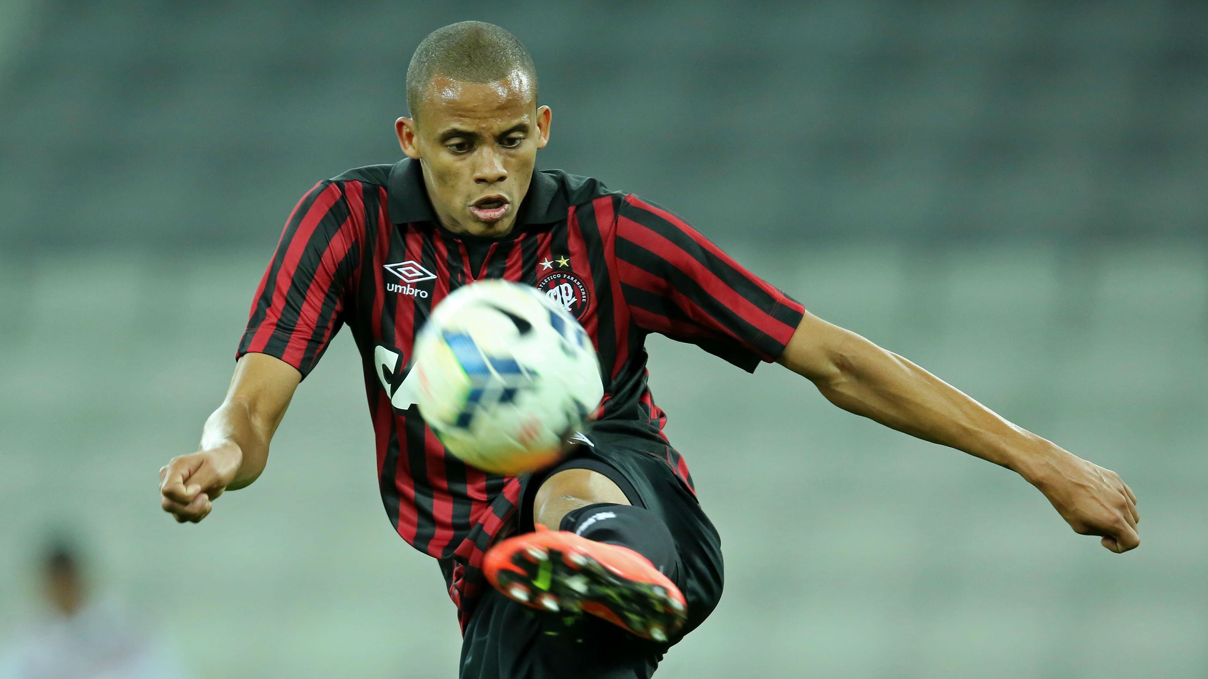 Cleberson Atlético-PR 30112015