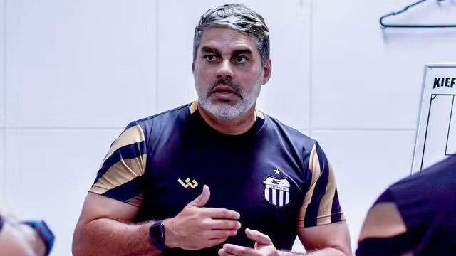 Leandro Sena, técnico do Central-PE