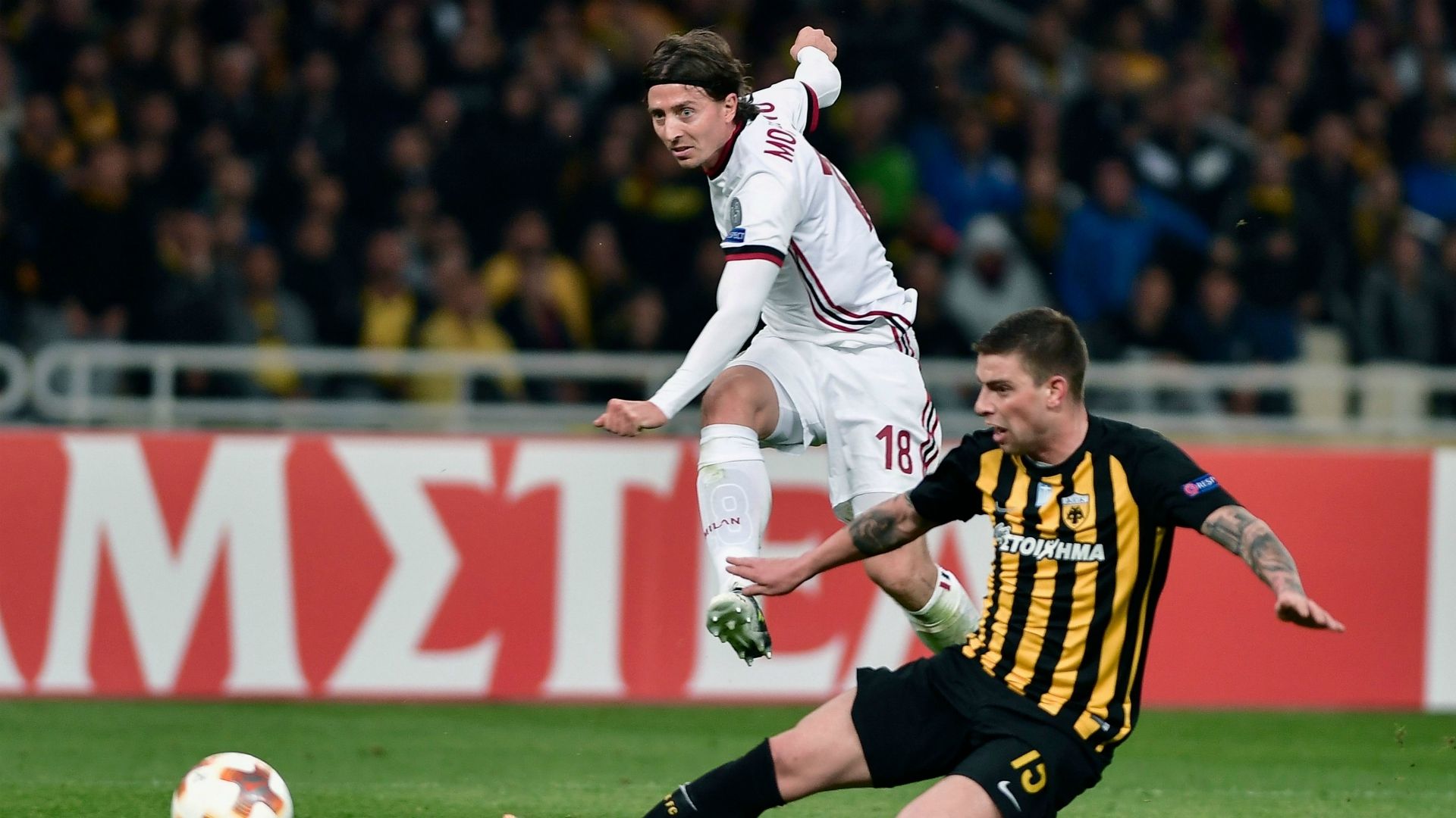 Riccardo Montolivo AEK Athens Milan UEFA Europa League 11022017