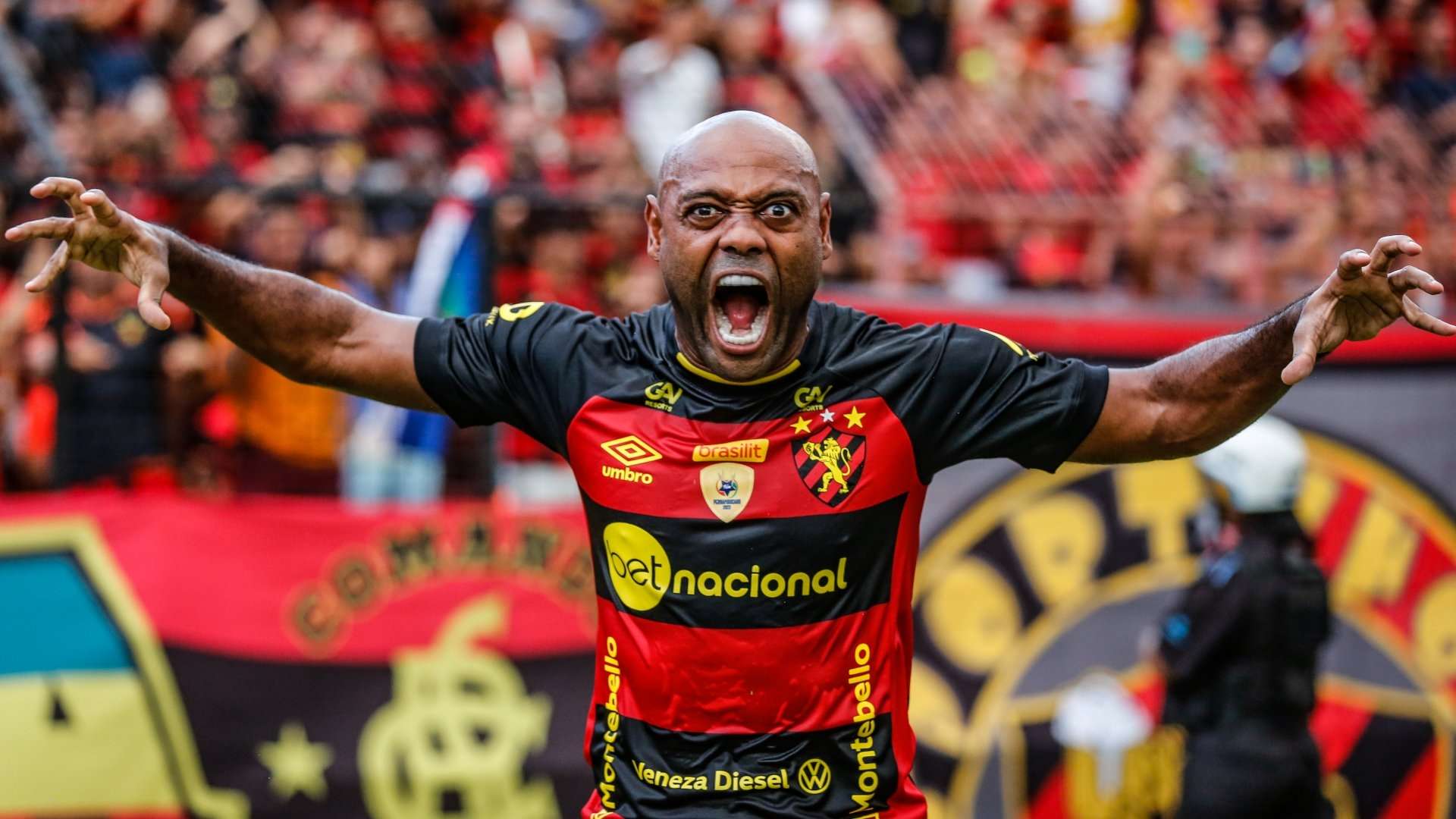 Vágner Love comemora gol pelo Sport Recife, no Pernambucano 2023